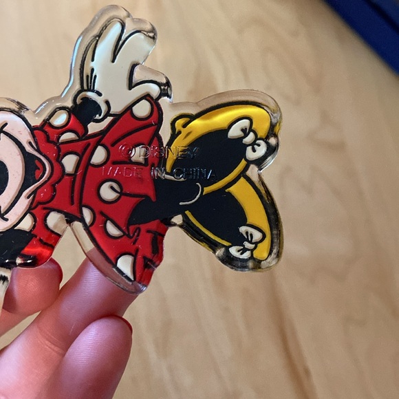 Minnie Mouse keychain - Picture 2 of 2